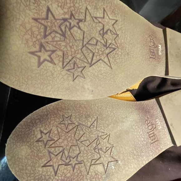 Latigo mule flats size 9.5 M - Picture 3 of 6